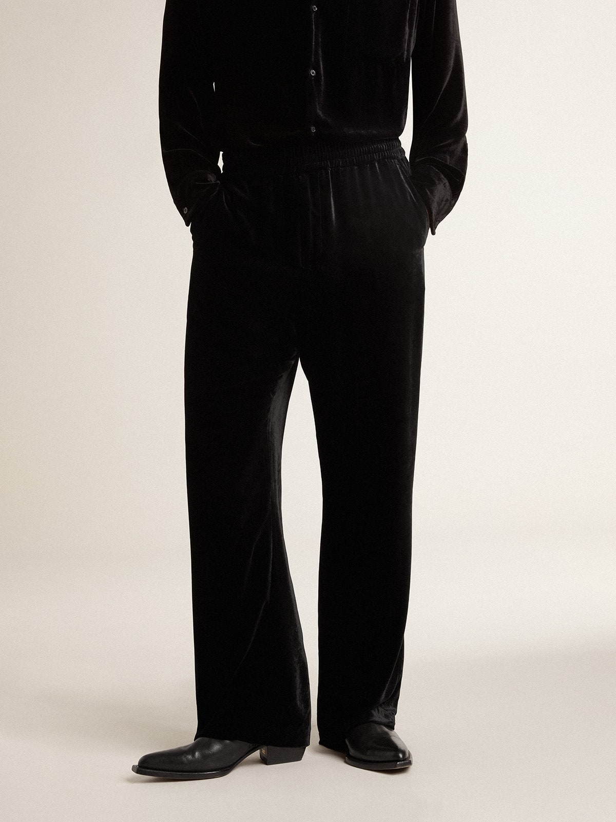 Men's black velvet effect pants