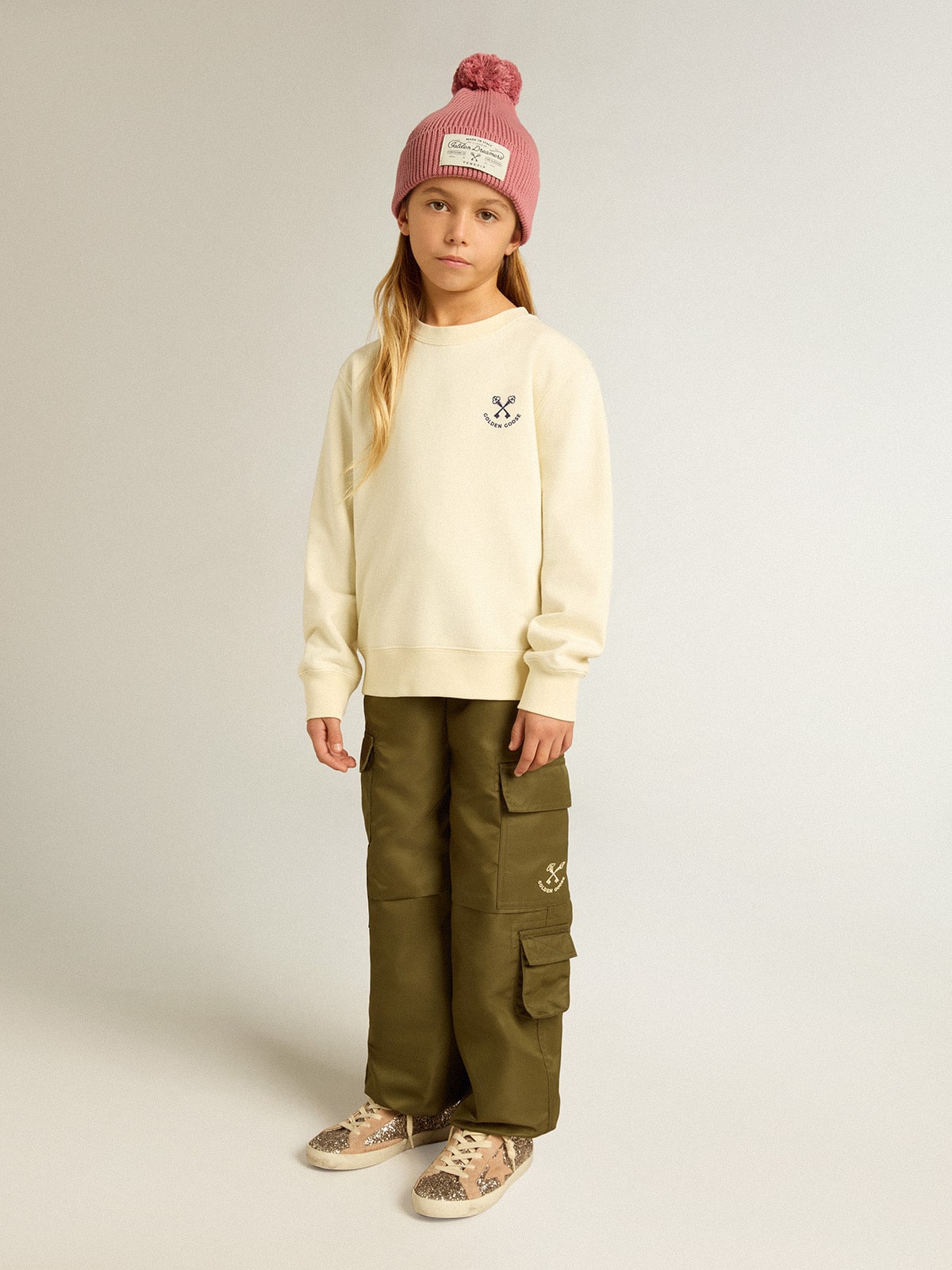 Girls' T-shirt in worn white with embroidery on the front and print on the back