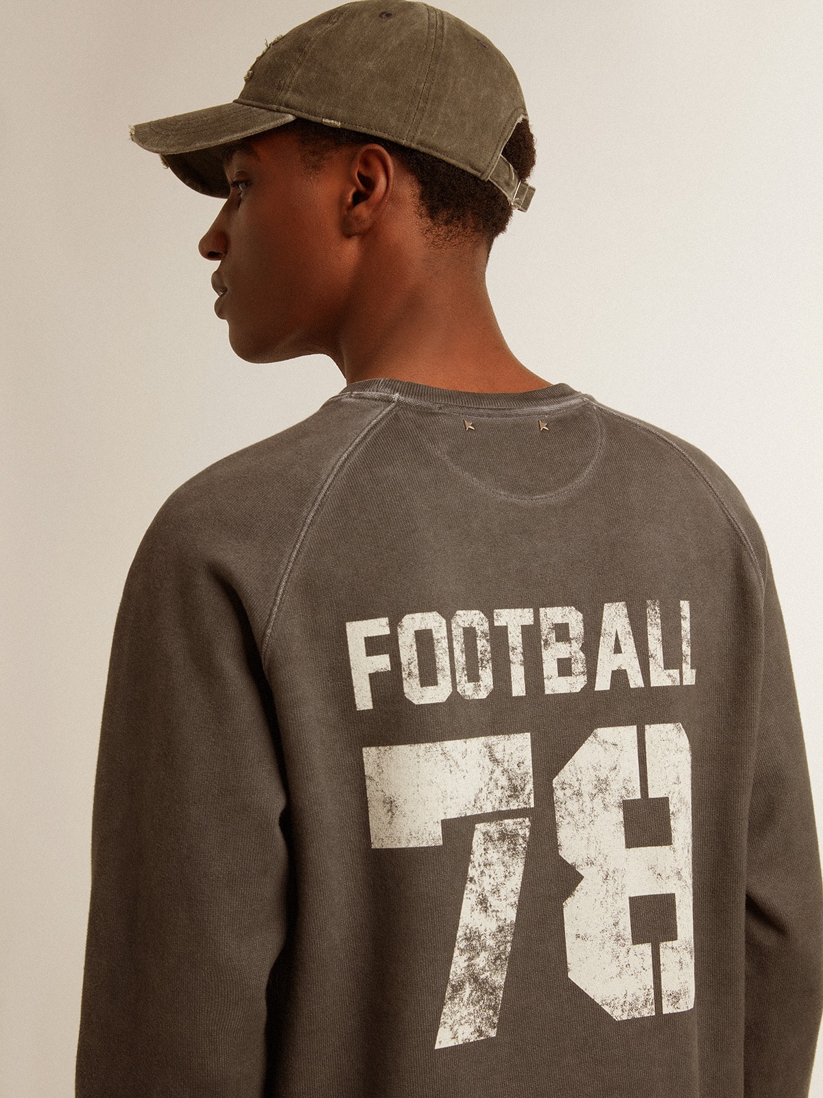 Men's long-sleeved T-shirt in anthracite gray cotton with logo on the back