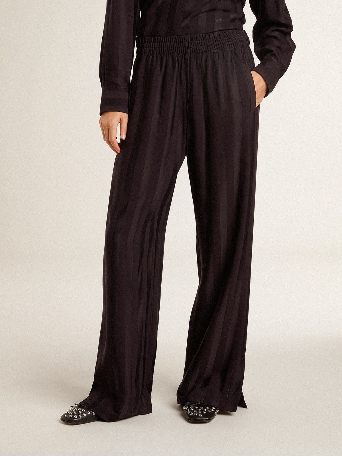 Women's joggers with ankle slit