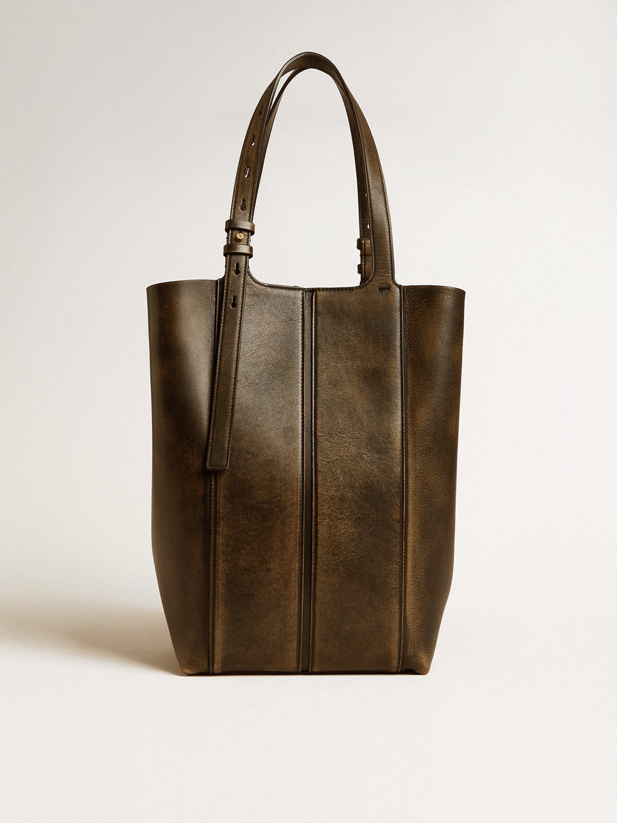 24/7 Bag North South in black distressed leather with adjustable handles