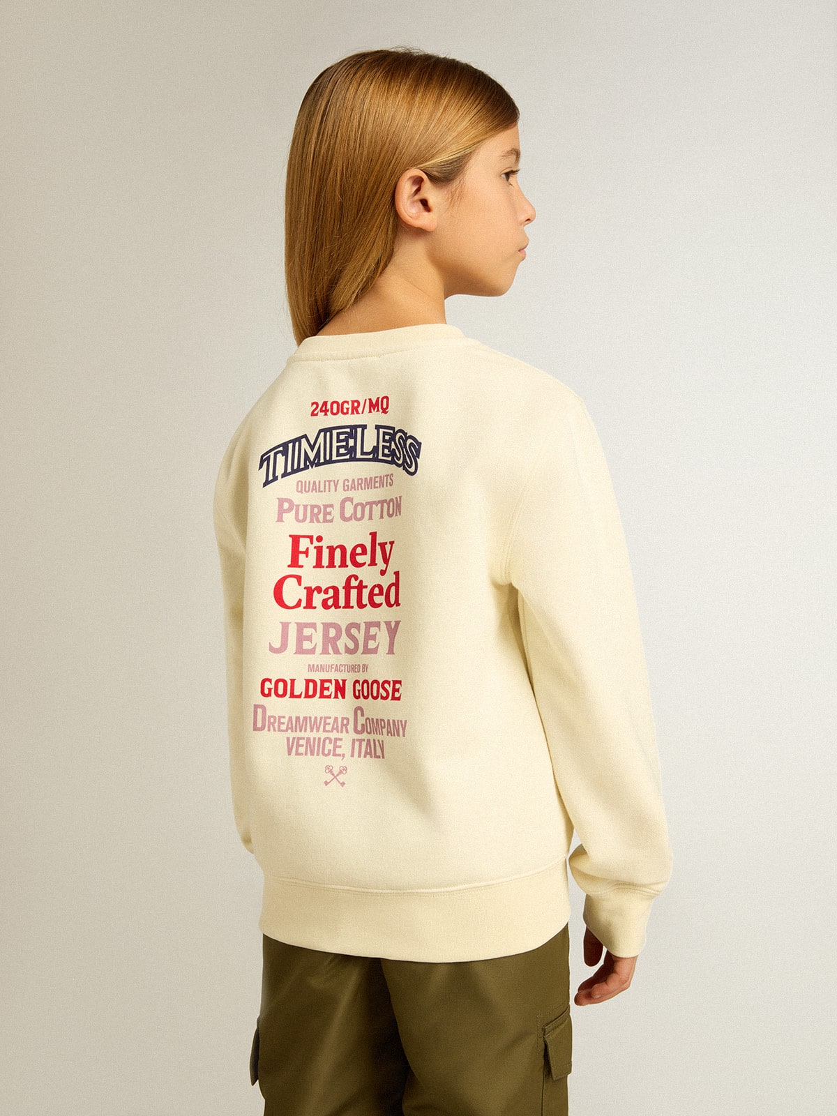 Girls' T-shirt in worn white with embroidery on the front and print on the back