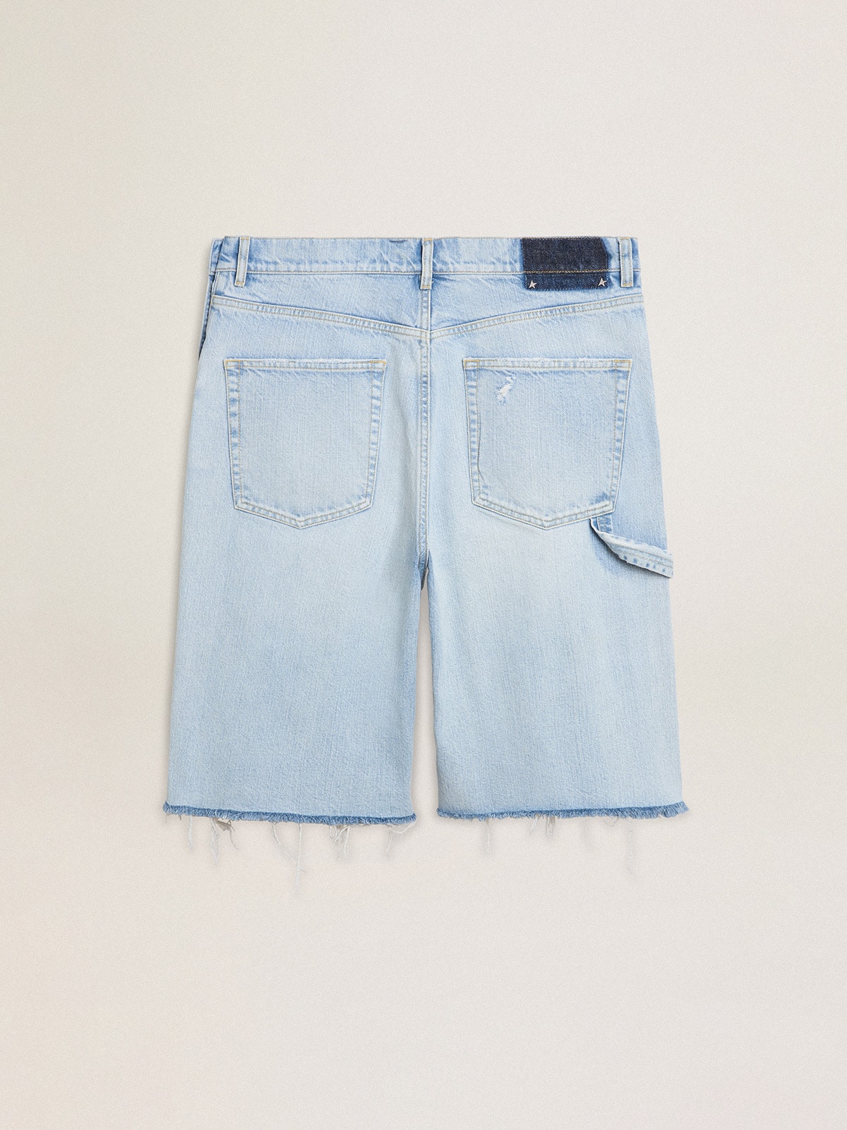 Men's denim Bermuda shorts with lived-in effect