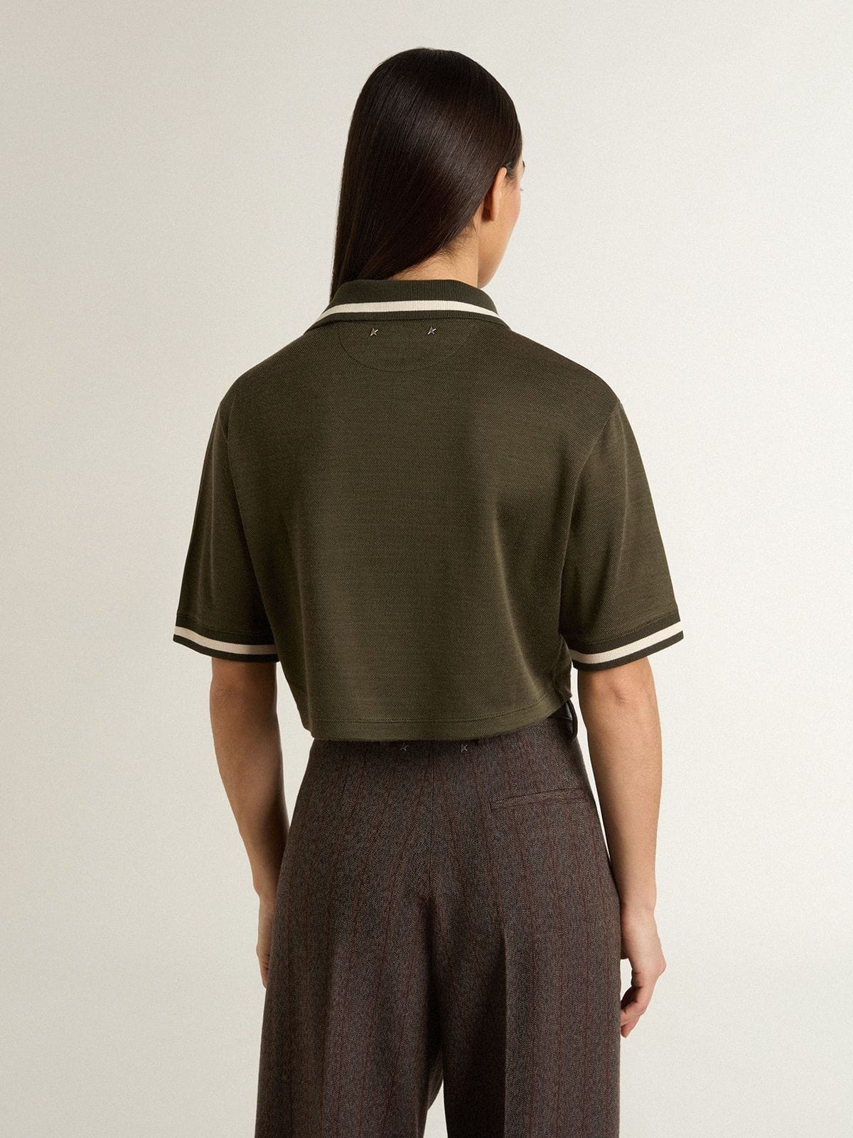 Women's cropped polo in military-green jersey with embroidery