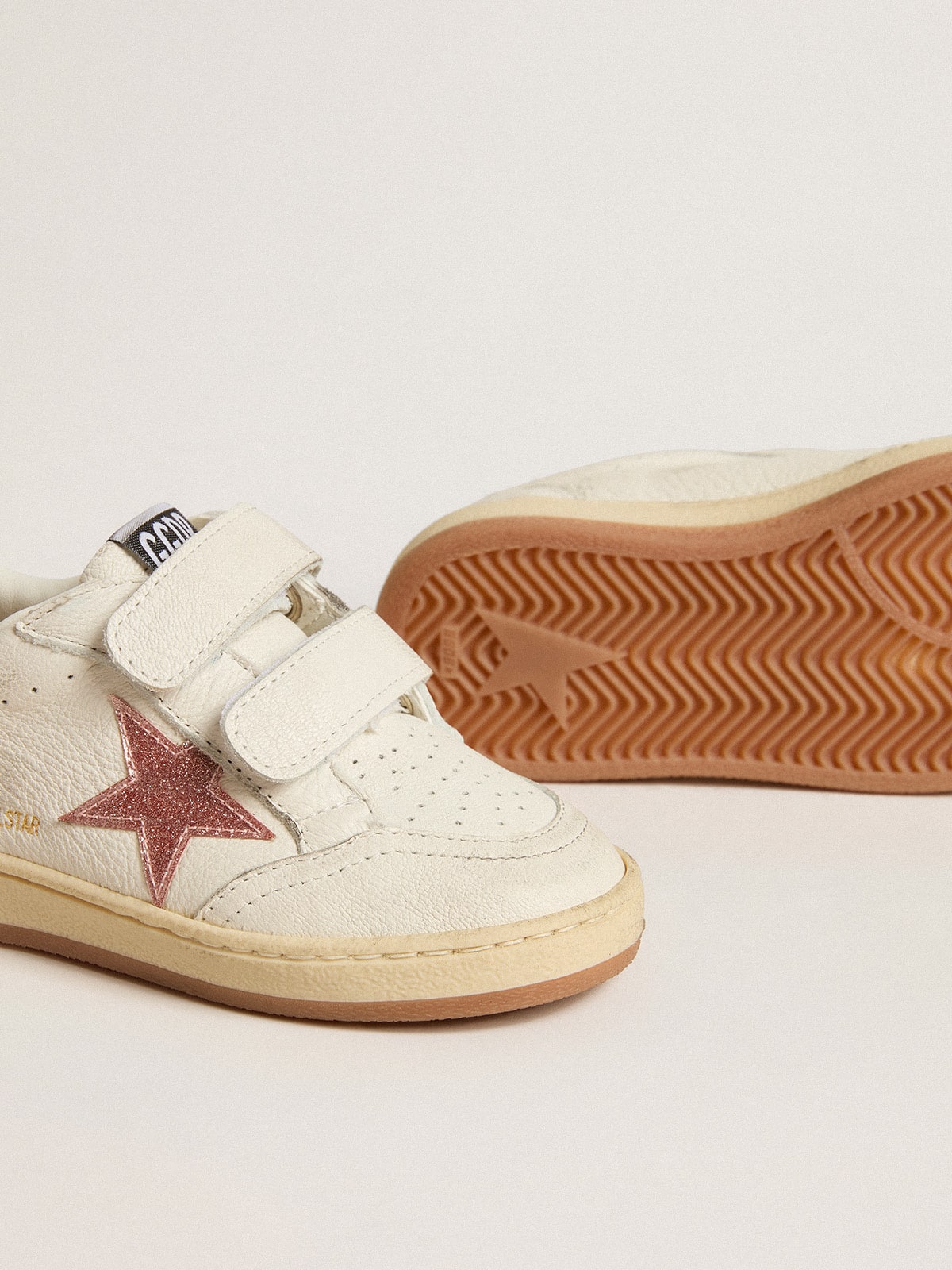 Ball Star Young in nappa with peach-pink glitter star and heel tab