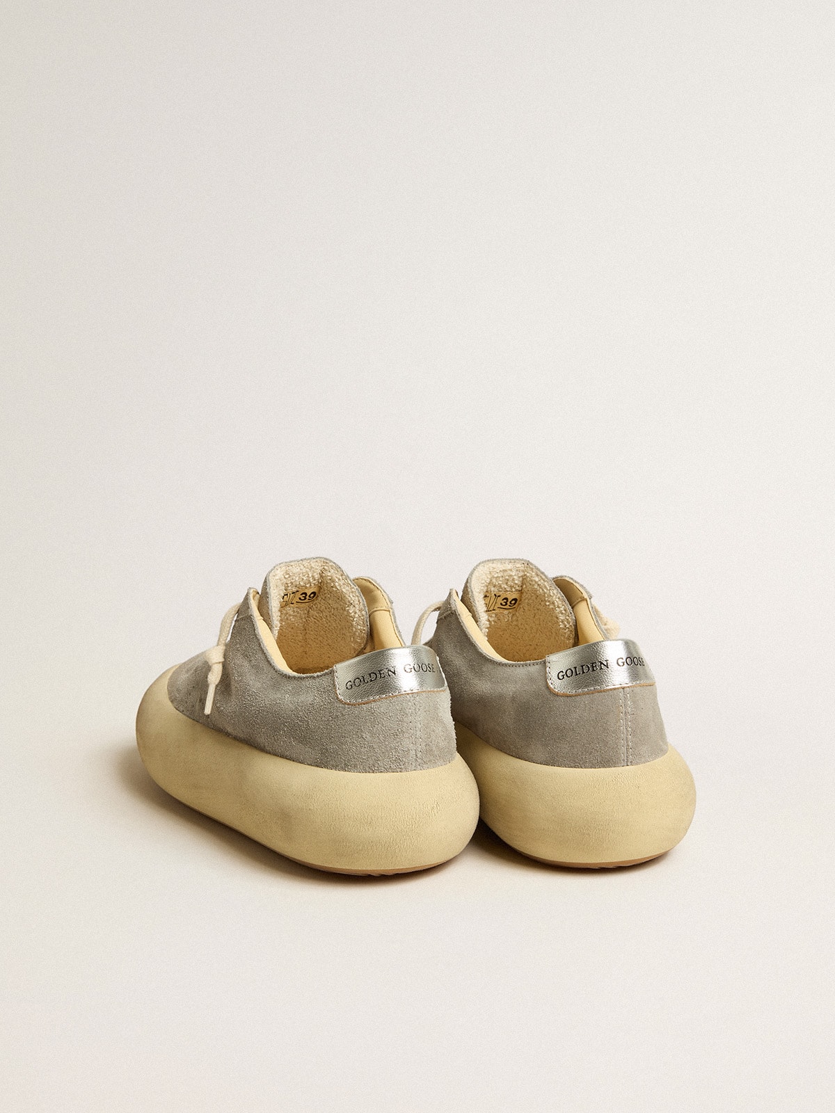 Women's Space-Star shoes in ice-gray suede with perforated star