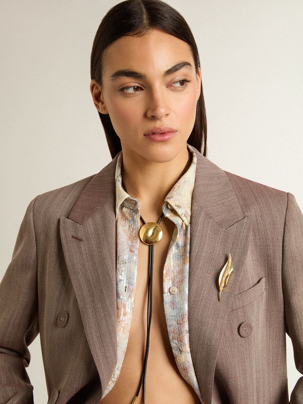 Jewelmates bolo tie necklace in black leather with antique gold metal detail