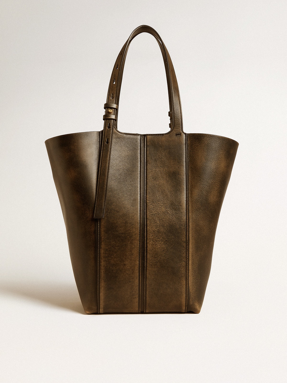 24/7 Bag North South in black distressed leather with adjustable handles