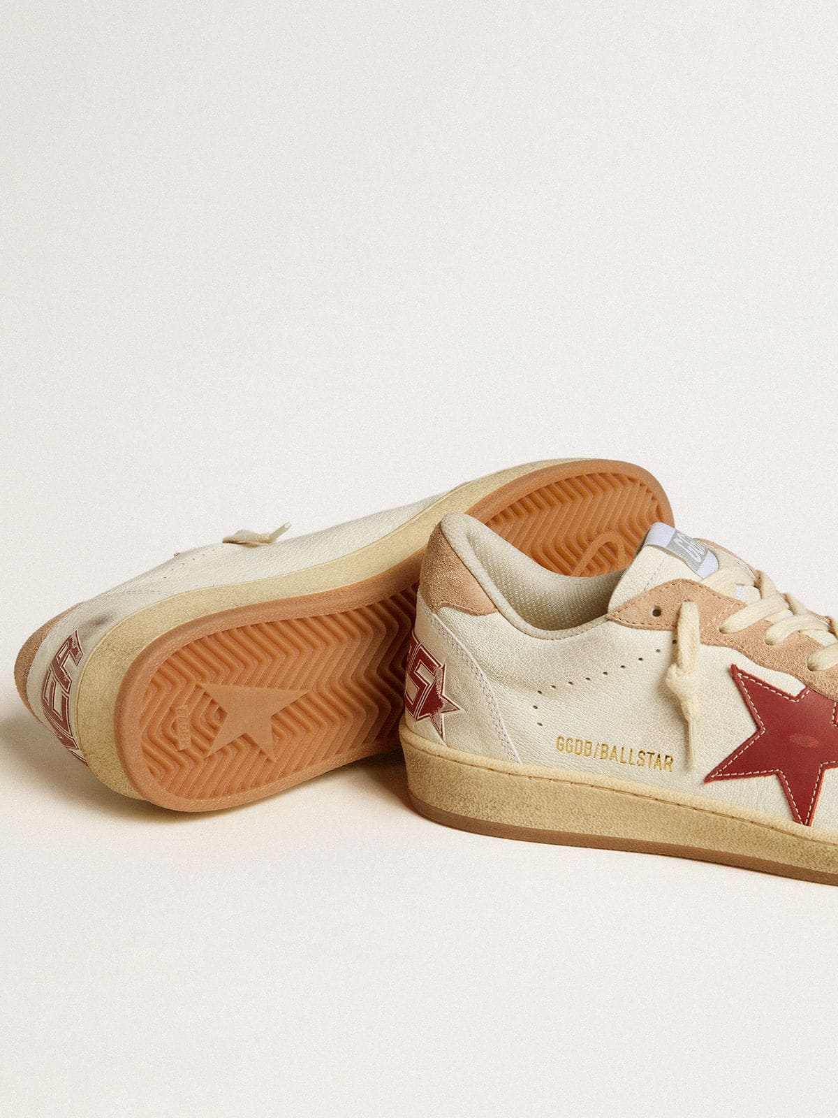Women’s Ball Star in nappa leather with red star and pink suede inserts