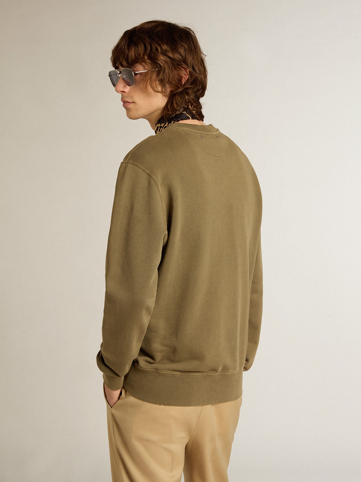 Men's olive green sweatshirt with Golden lettering