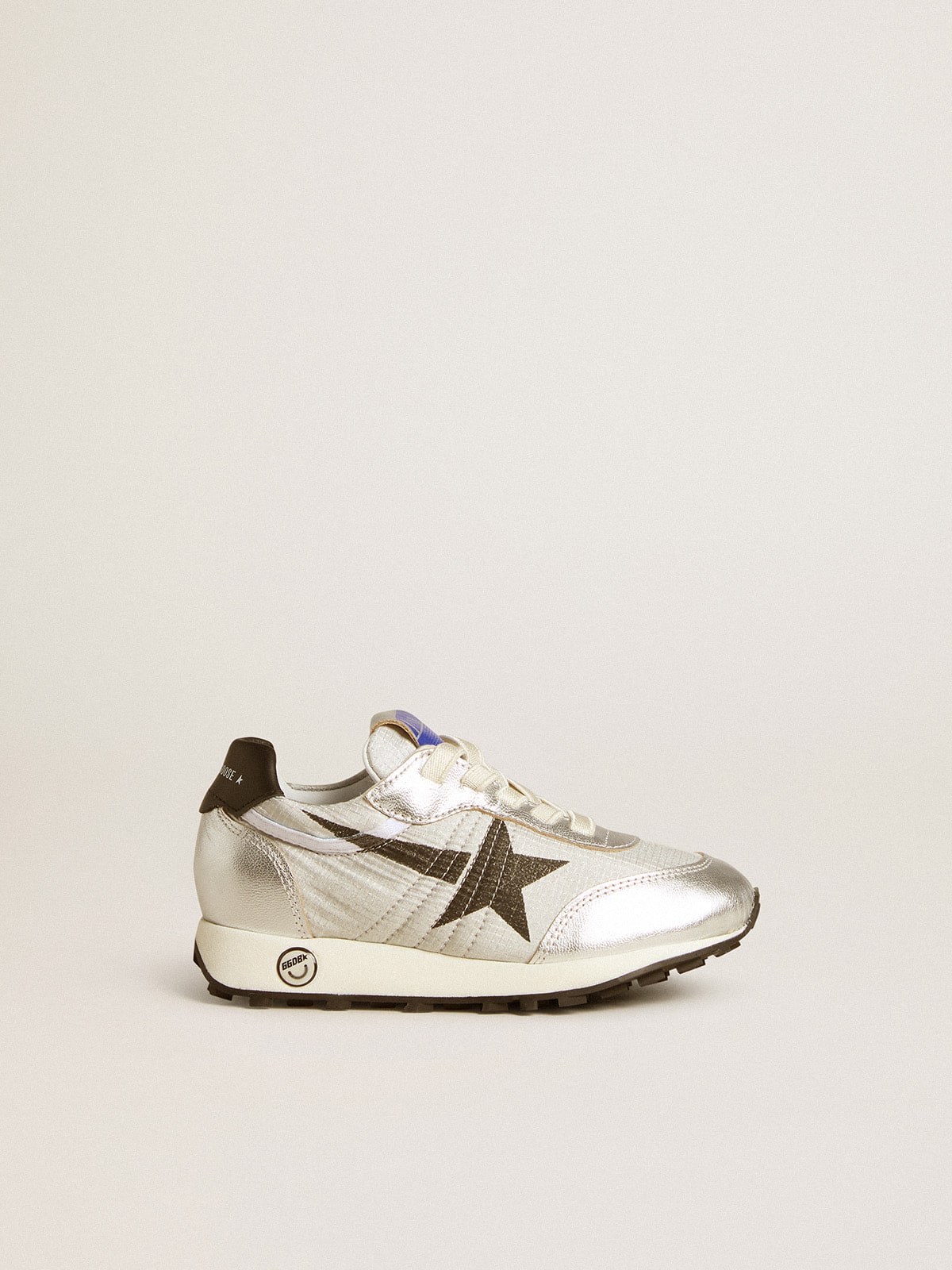 Young Marathon in silver nylon with black star and leather heel tab