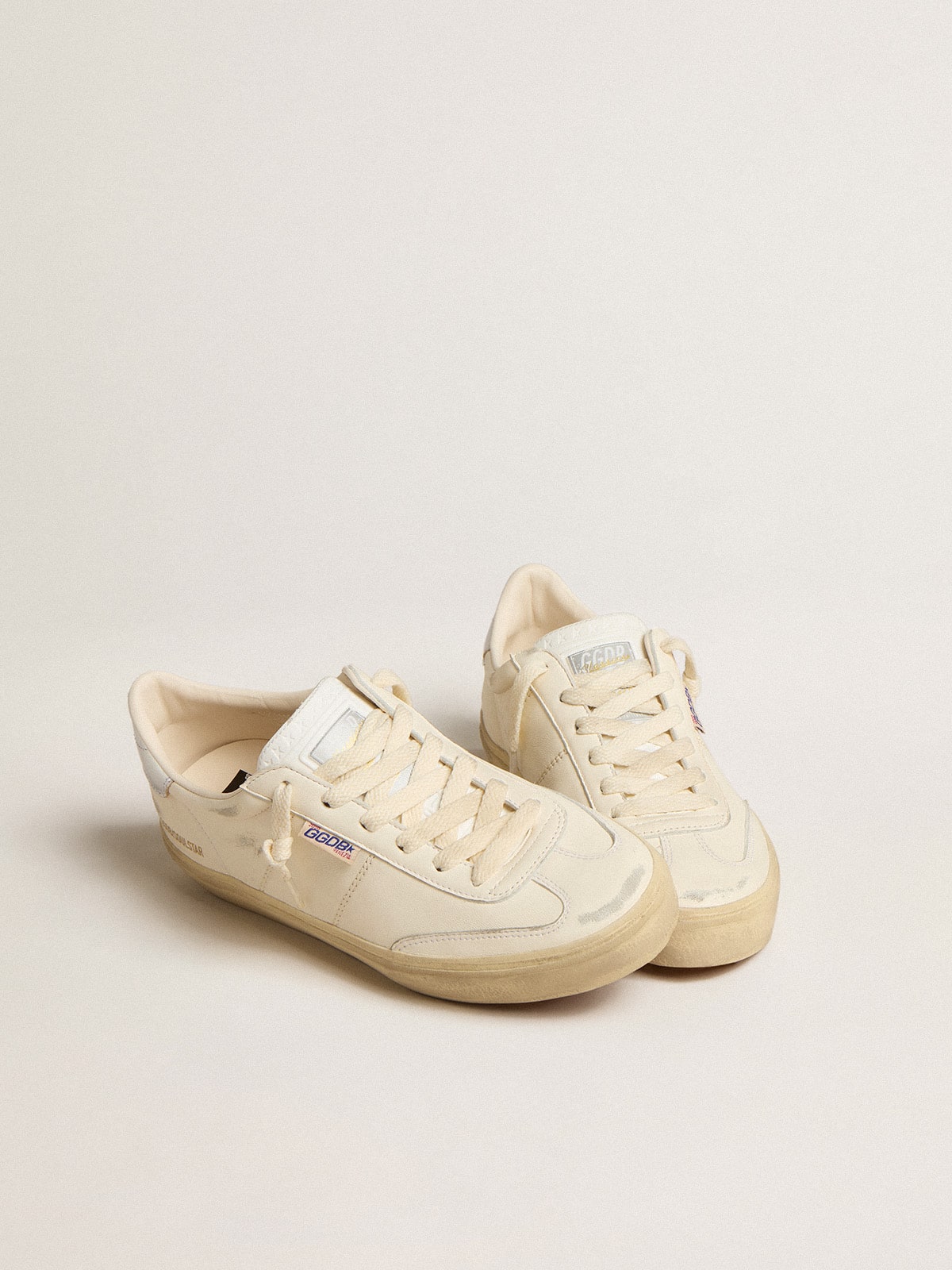 Soul Star in white nappa with metallic silver leather heel tab