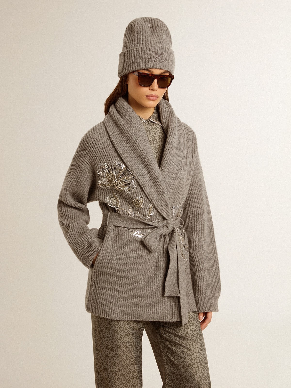 Women's cardigan in gray melange wool with embroidery on the front