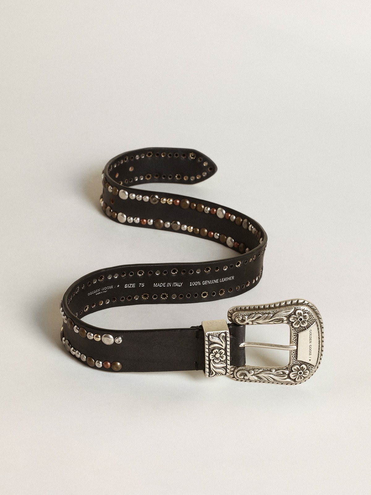 Women's belt in black leather with studs