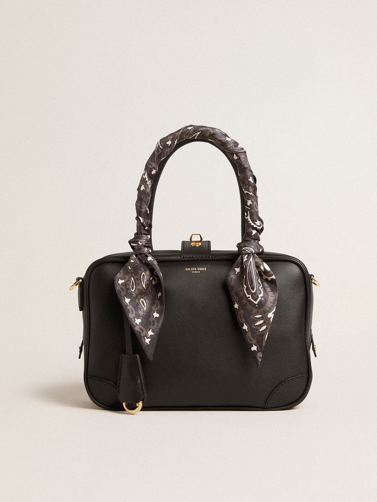 Vita Bag in smooth black leather with gold details