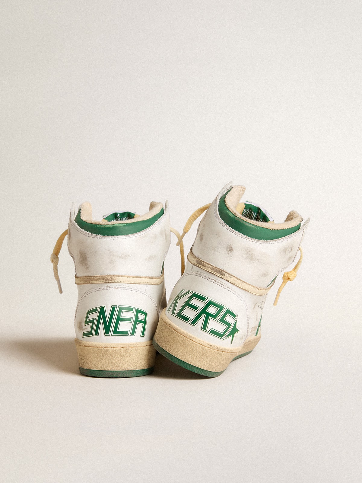 Sky-Star in white leather with green leather star