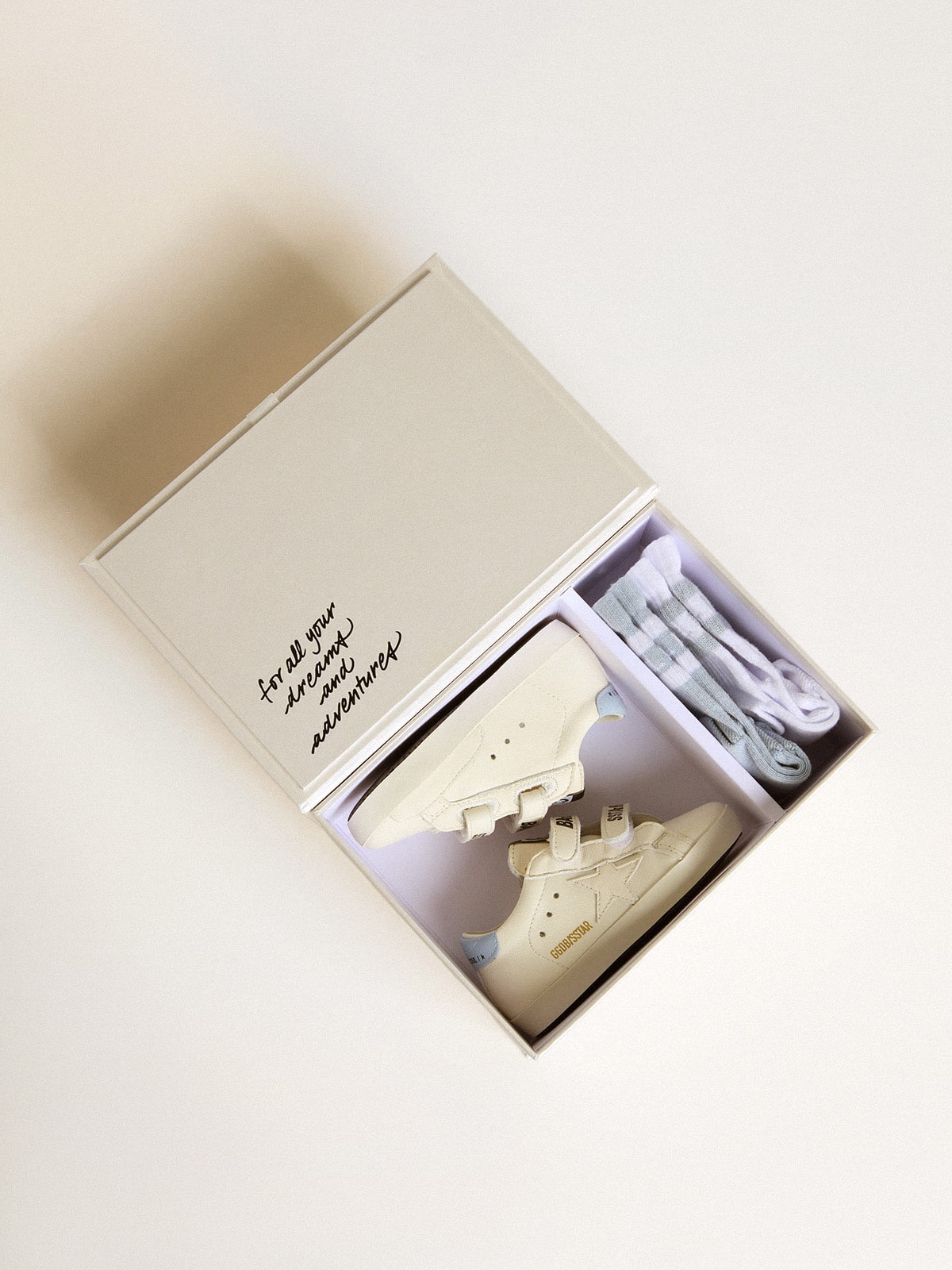 Baby School set in white nappa with powder-blue leather heel tab