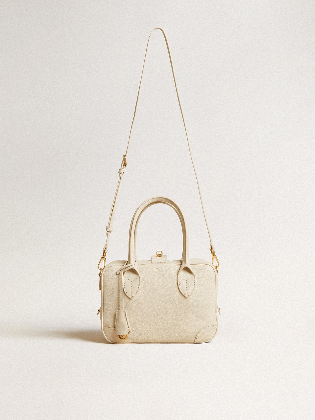 Vita Bag in butter-colored  leather with gold details