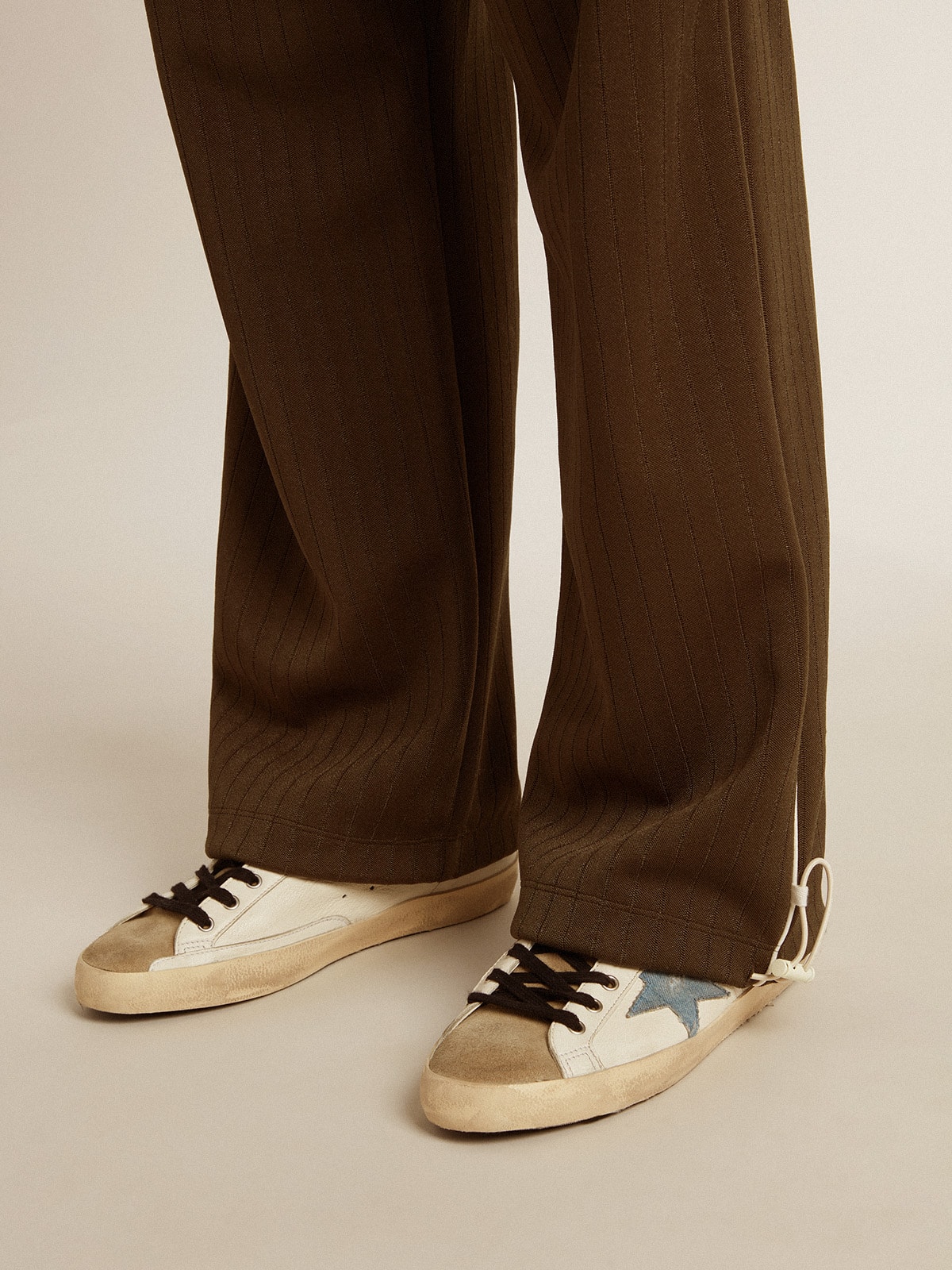 Men’s military green joggers with white logo