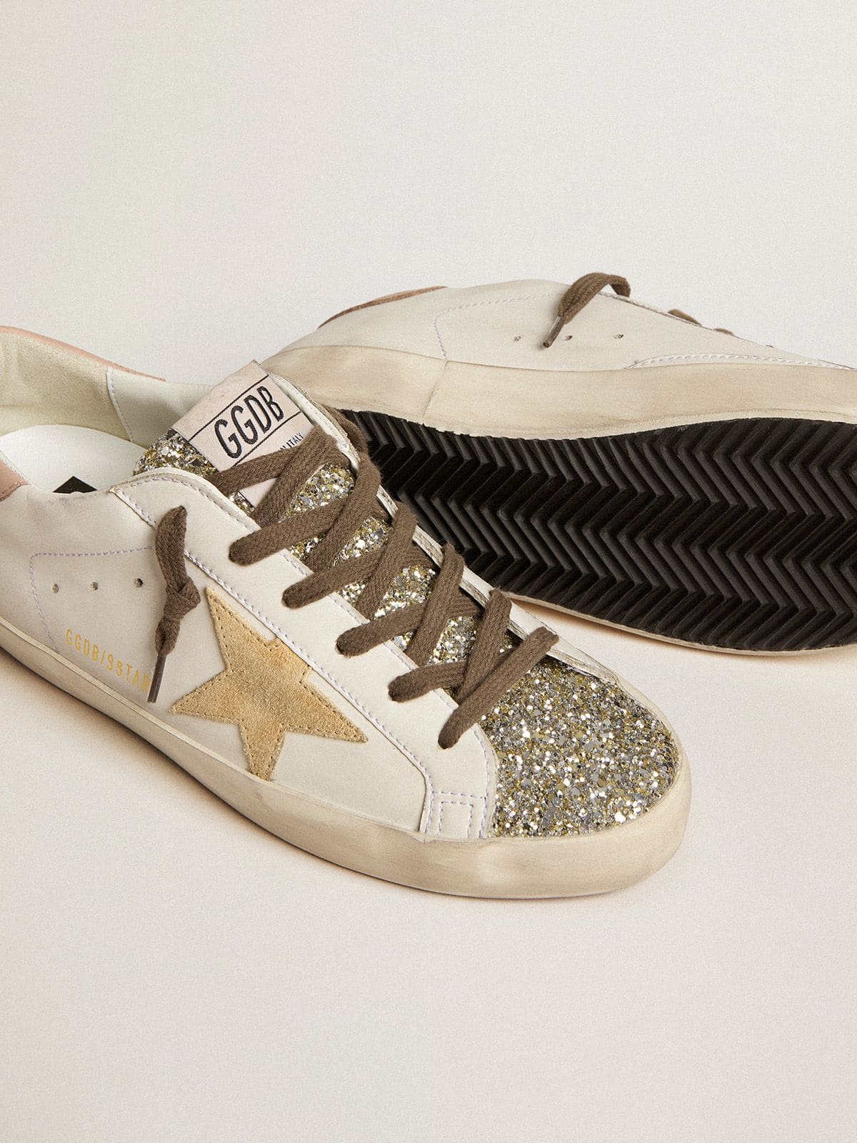 Women’s Bio-based Super-Star with platinum glitter tongue