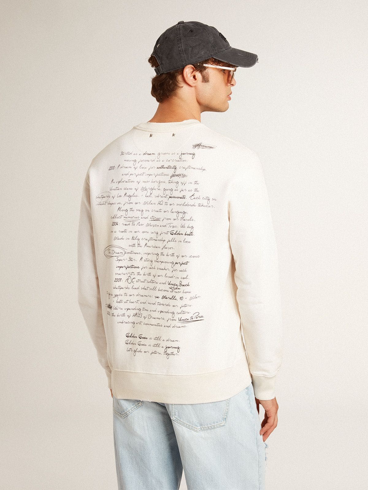 Men's sweatshirt in worn white with print