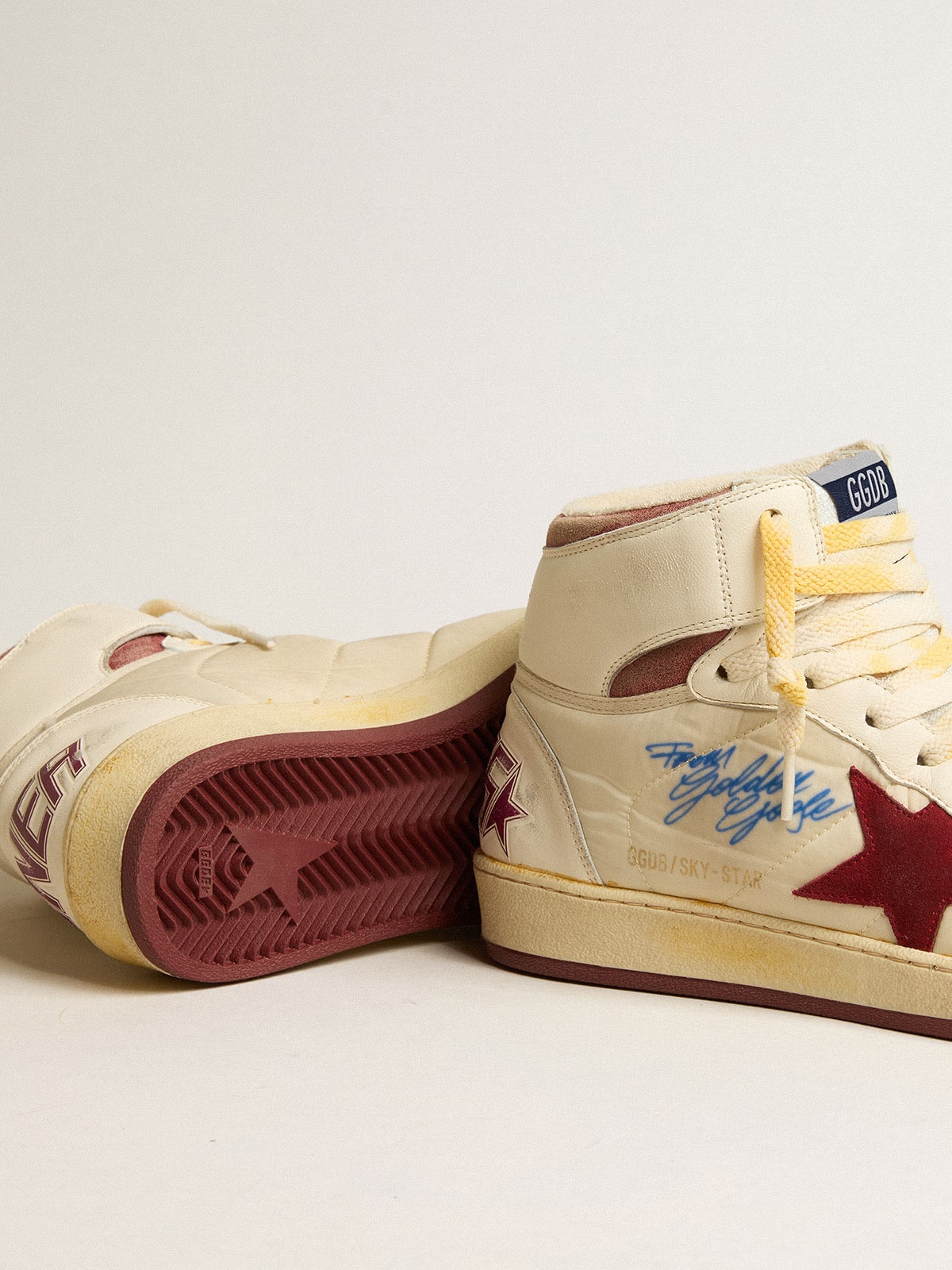 Sky-Star in beige nylon and nappa with pomegranate suede star