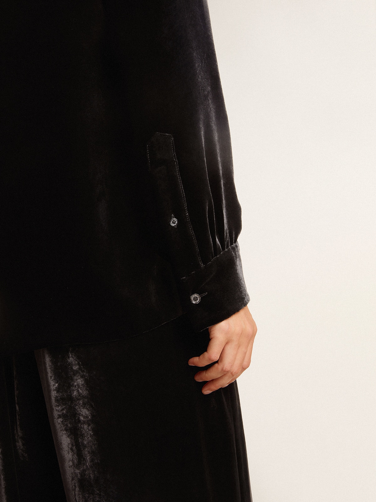 Velvet-effect black shirt with embroidery