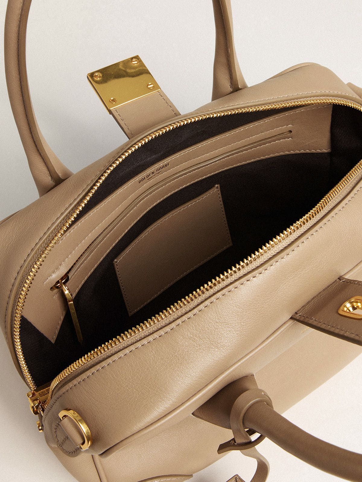 Vita Bag in taupe leather with gold details