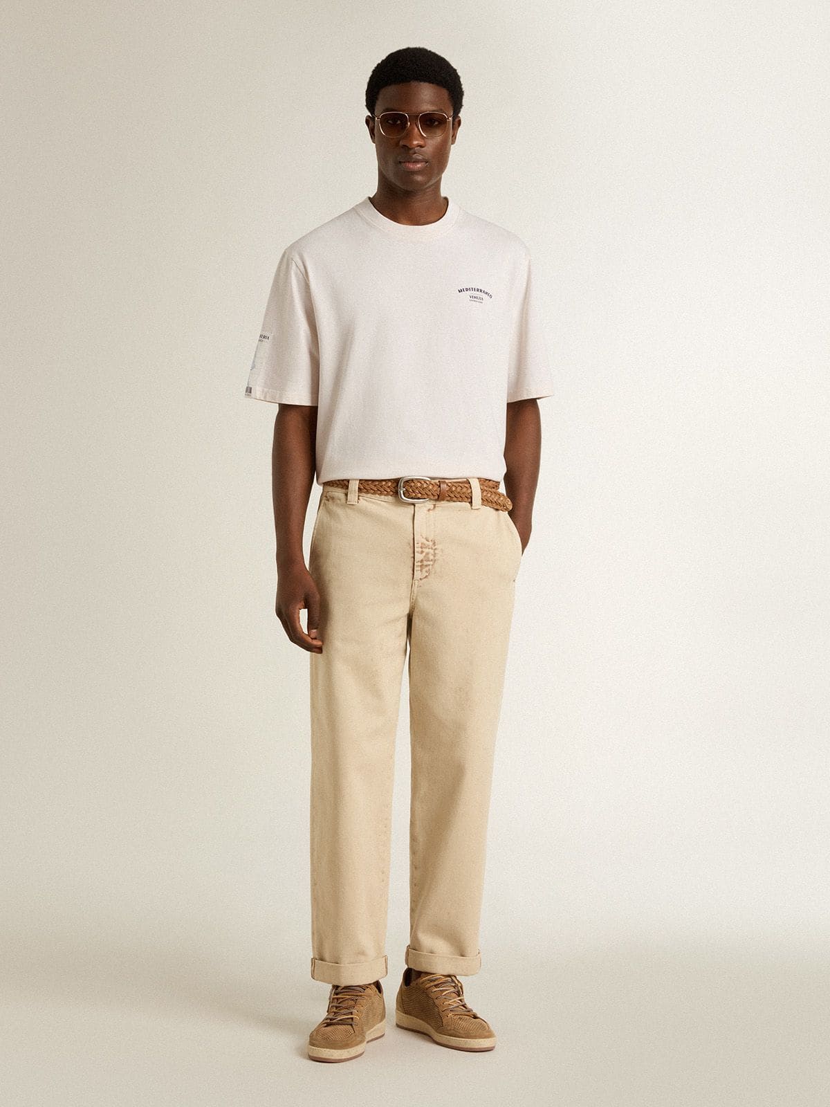 White unisex T-shirt with Mediterranean print and Pescheria Golden patch on the sleeve