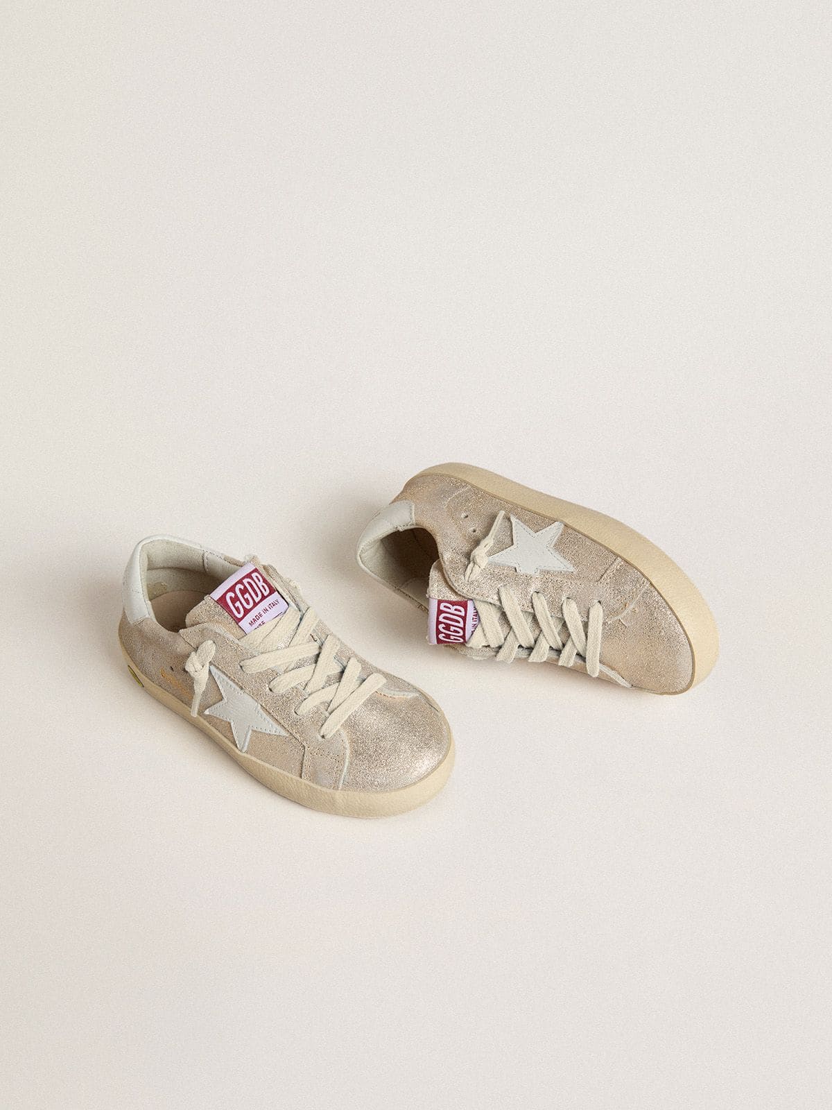 Young Super-Star in sand-colored laminated-effect suede with white leather star