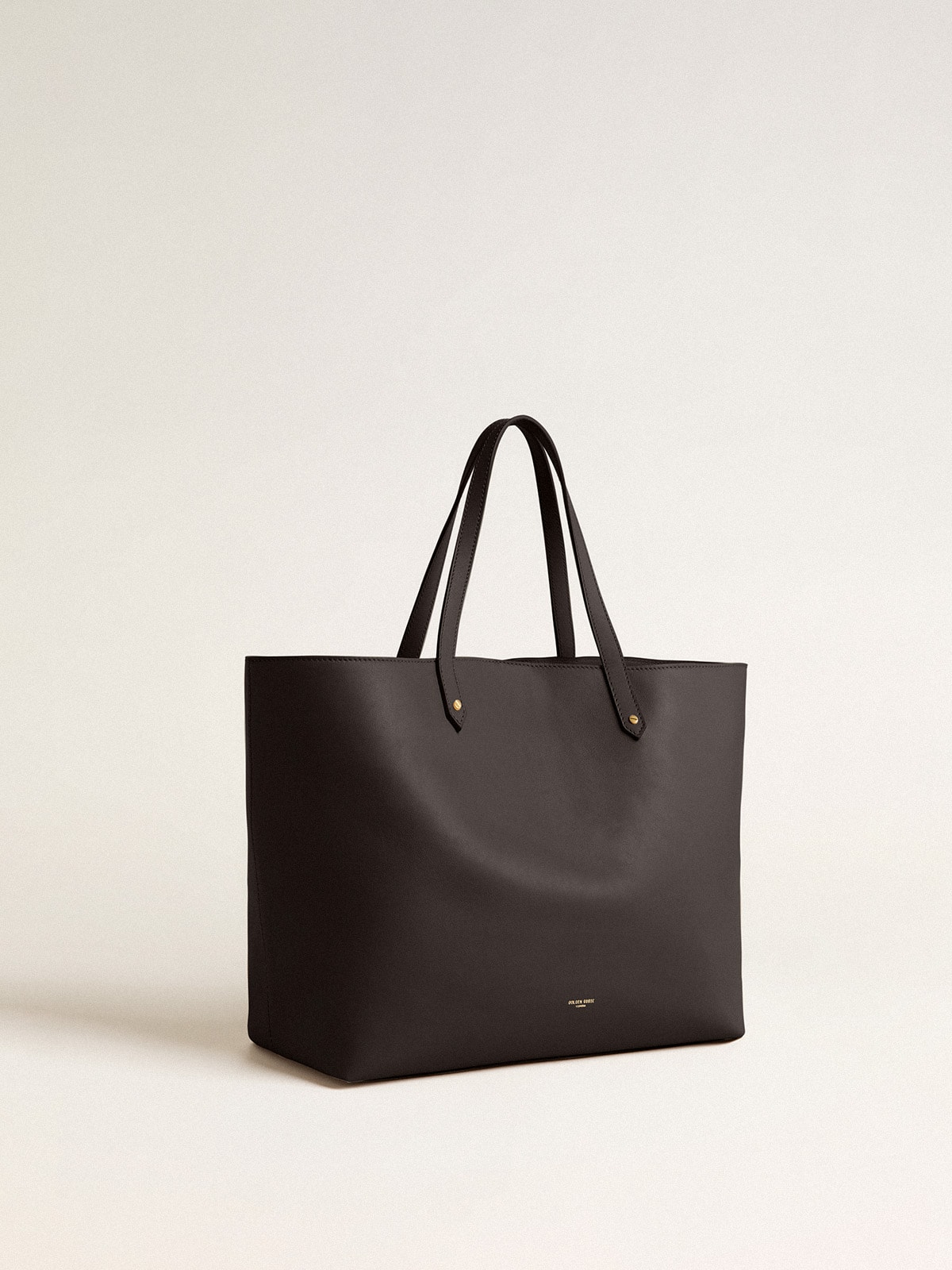 Black Pasadena Bag made of smooth leather with gold logo