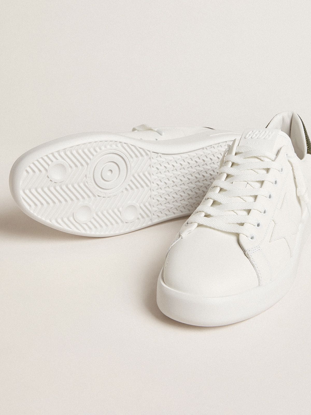 Men's Purestar with white leather star and dark green heel tab