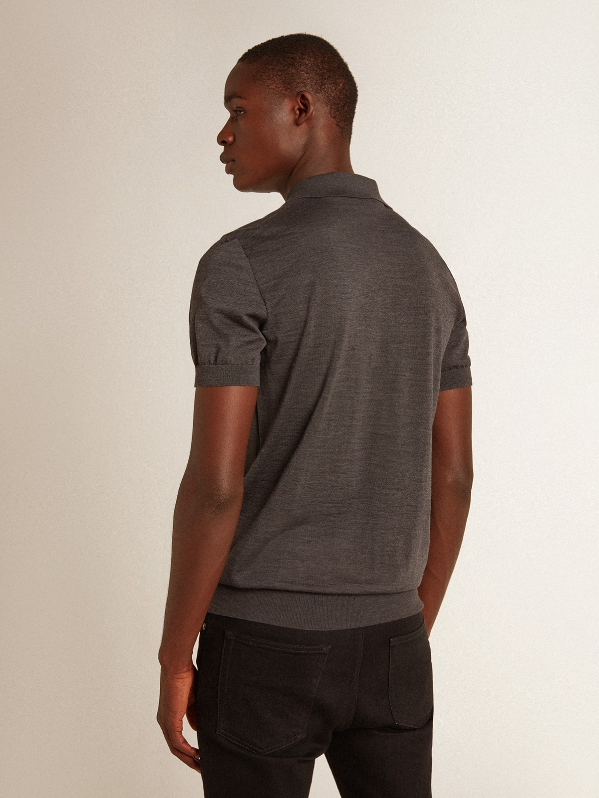 Men’s short-sleeved polo shirt in gray merino wool