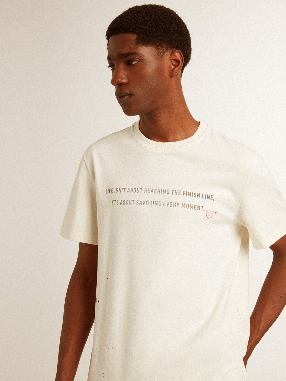 Men's T-shirt in aged white cotton with print and embroidery