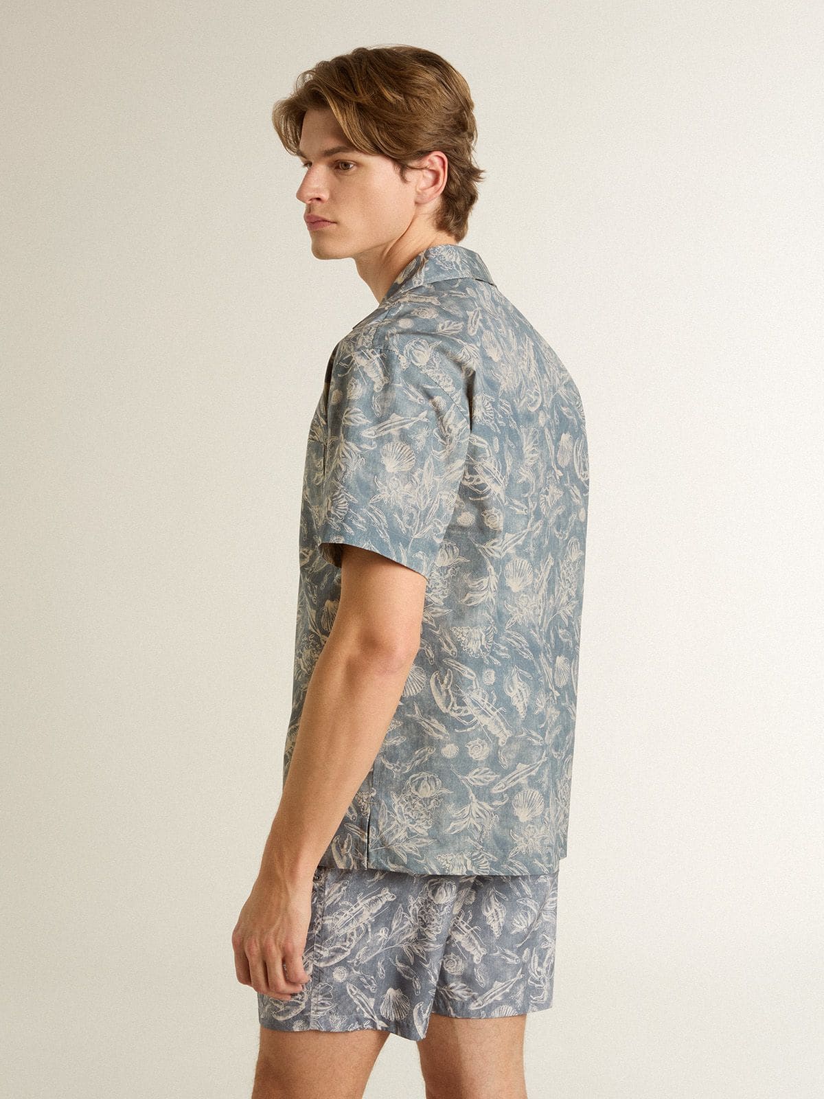 Men's short-sleeved pajama-style poplin shirt with a blue and white marine print