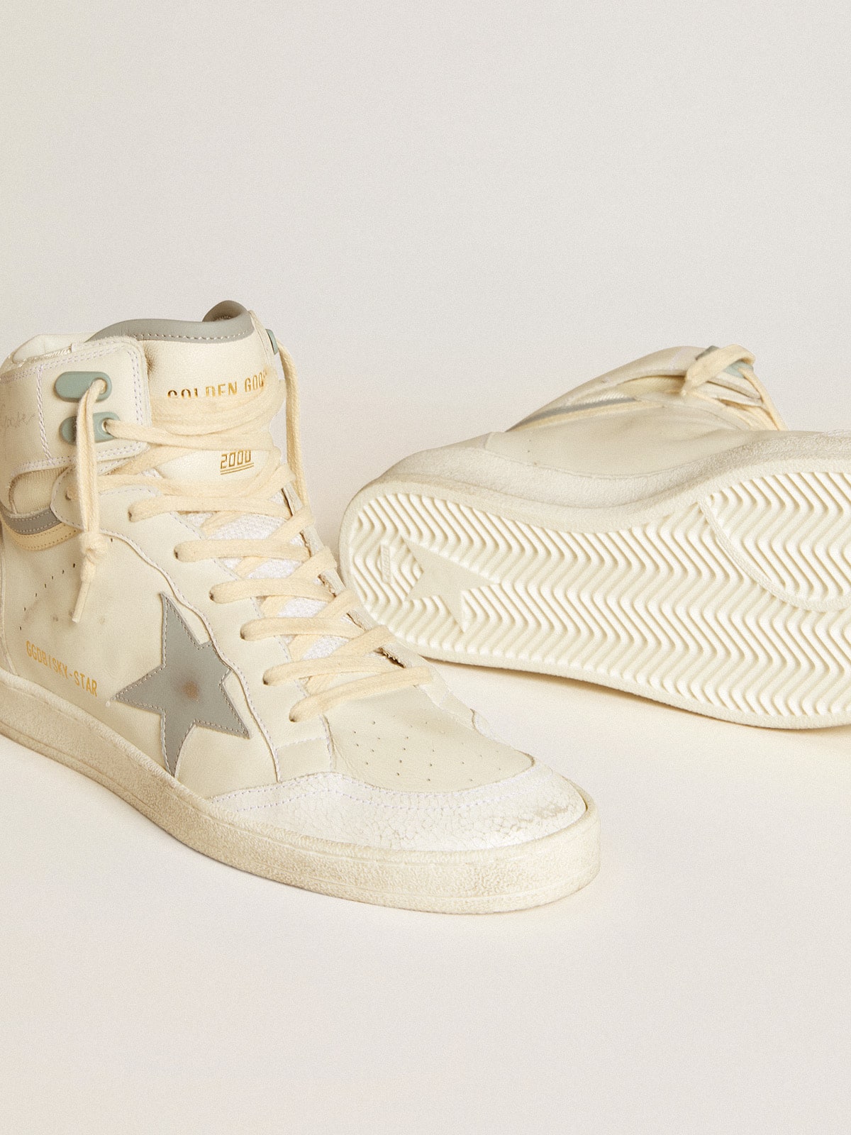 Men's Sky-Star in leather with light blue leather star and white heel tab