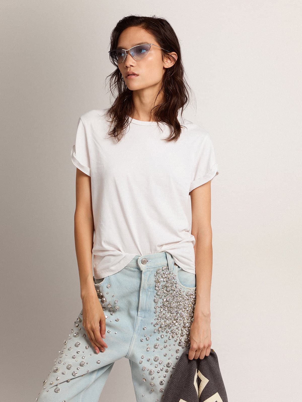 Distressed slim-fit women’s T-shirt in white