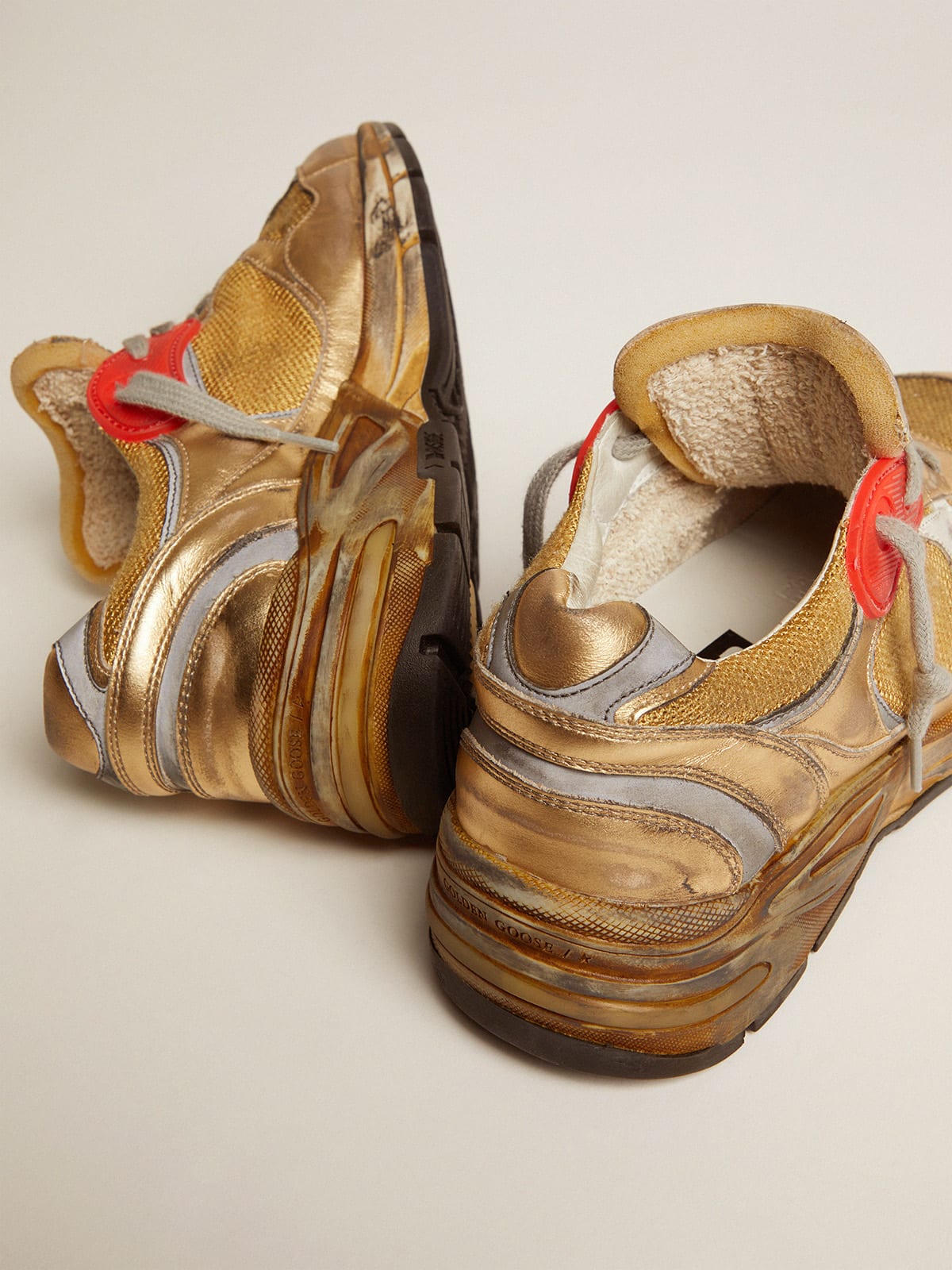 Women's Dad-Star gold with white star