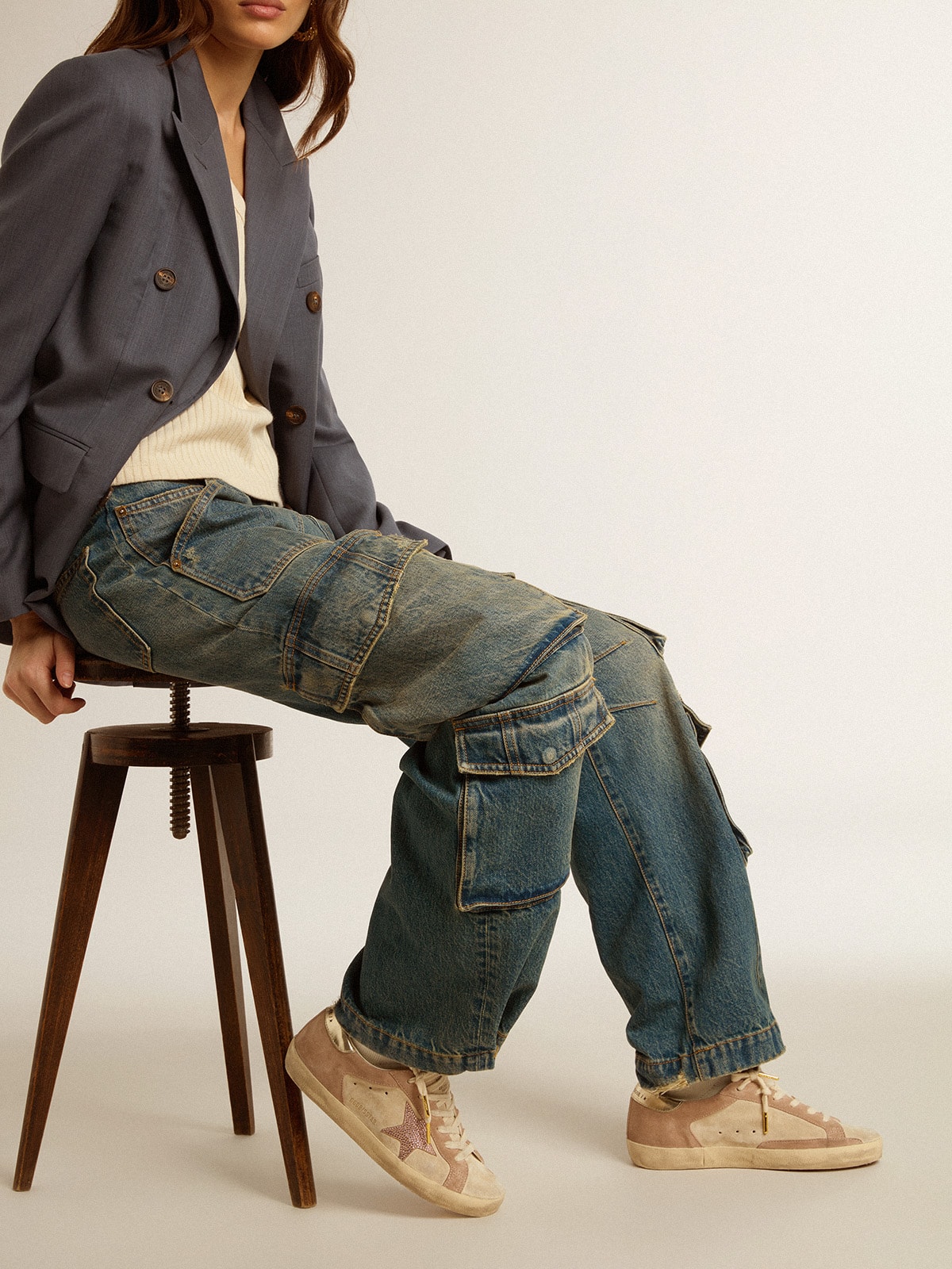 Woman's Super-Star in pale pink suede with suede star and platinum heel tab