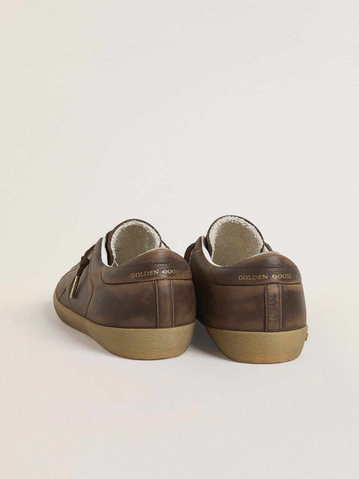 Men’s Super-Star with star and heel tab in brown lived-in effect leather