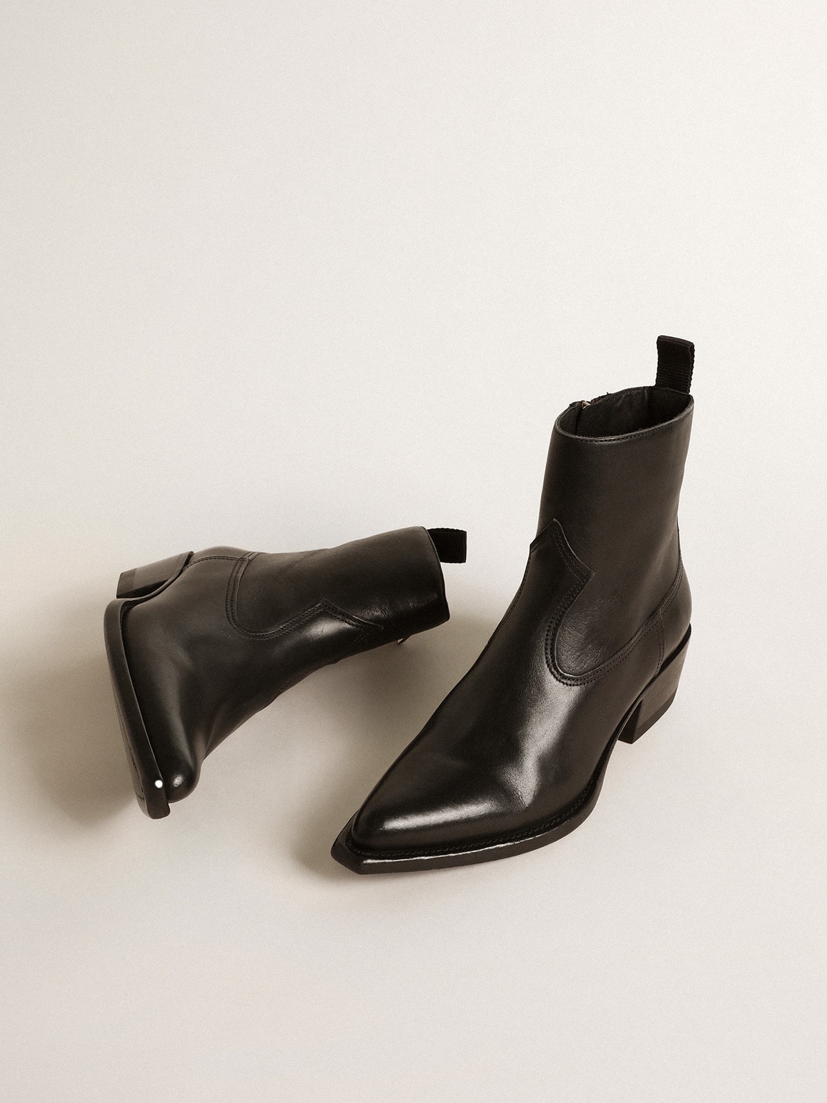 Women’s Debbie boots in black leather