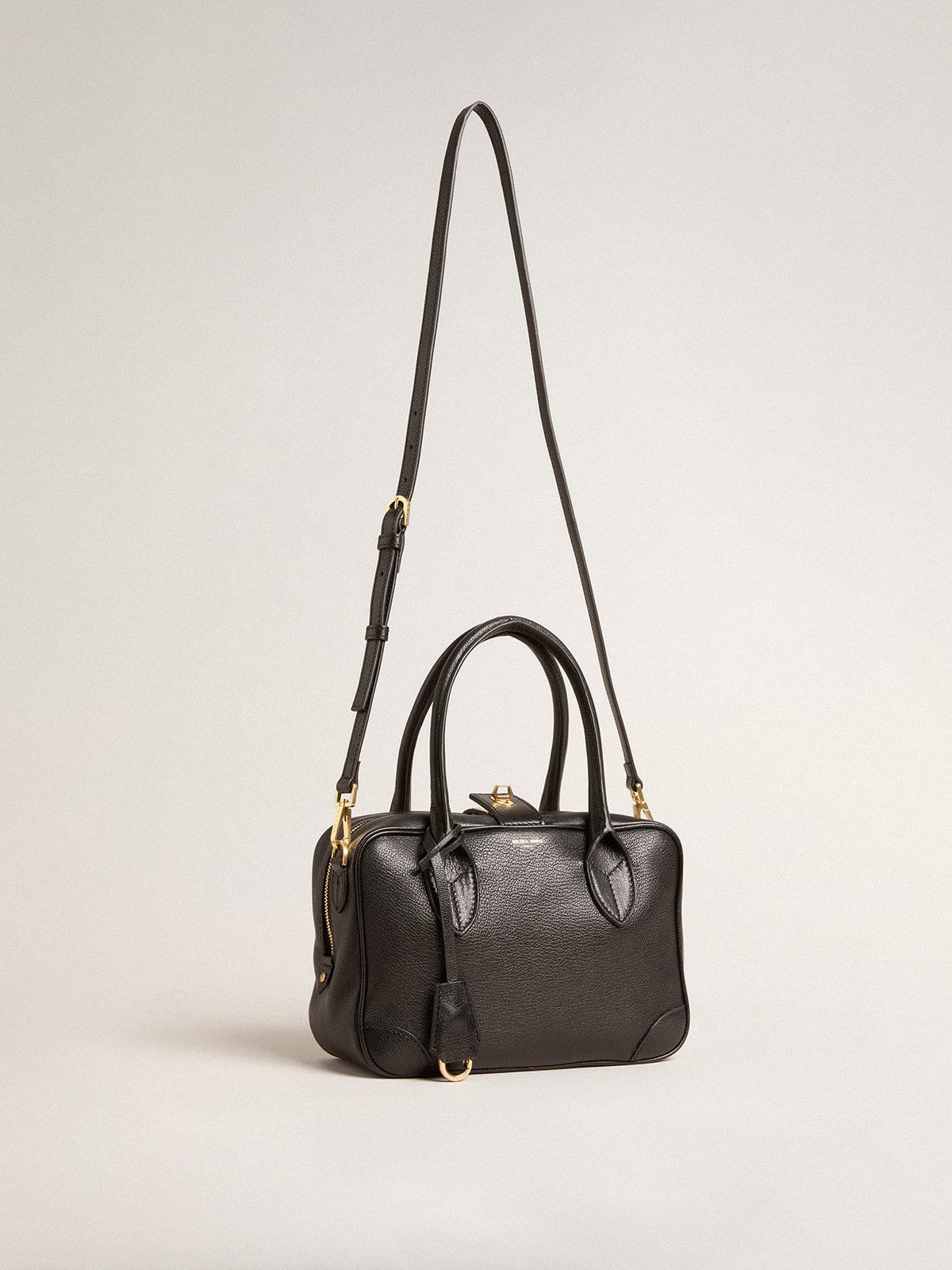 Vita Bag in black sheepskin leather with gold details