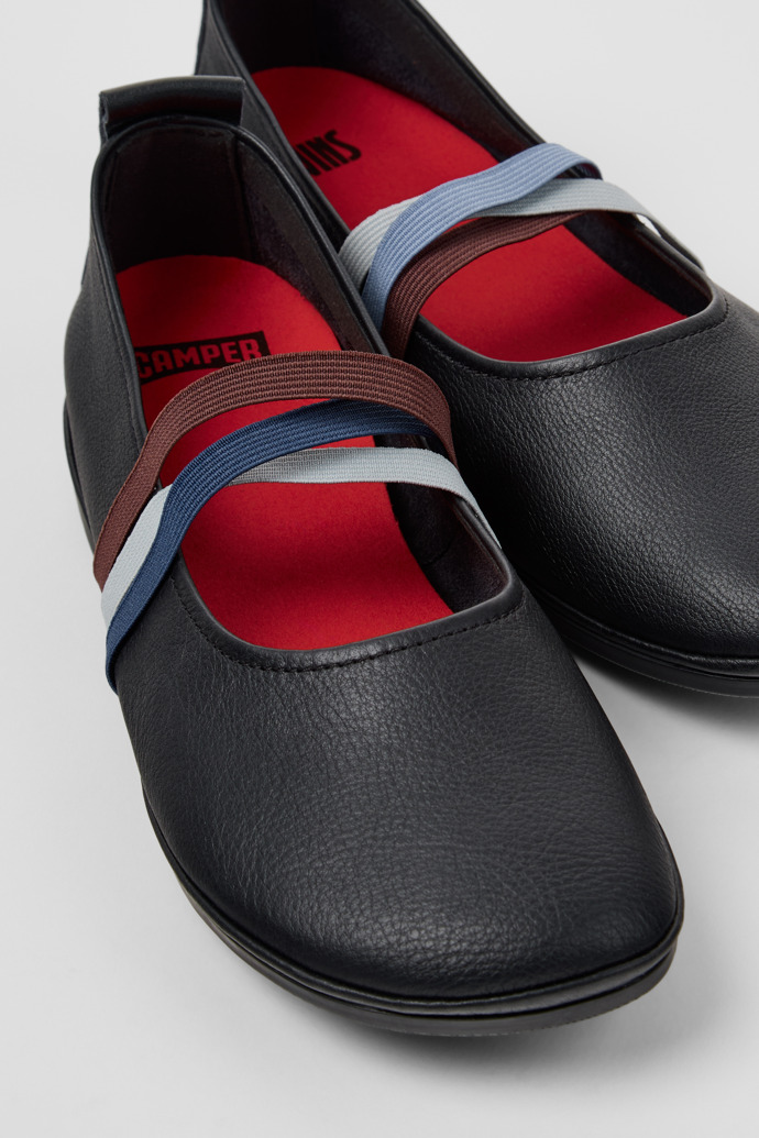 Twins Black Leather Ballerina Shoes for Women.