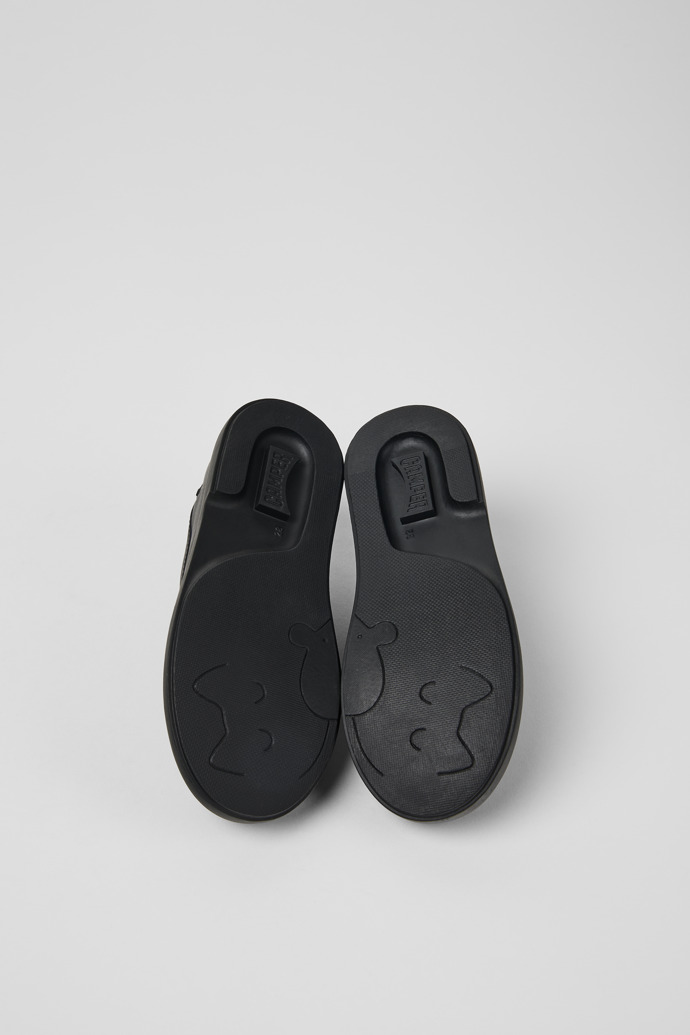 Duet Black Leather Ballerinas for Kids.