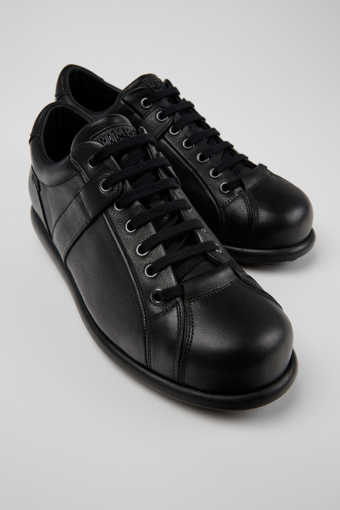 Pelotas Black Leather Shoes for Men.