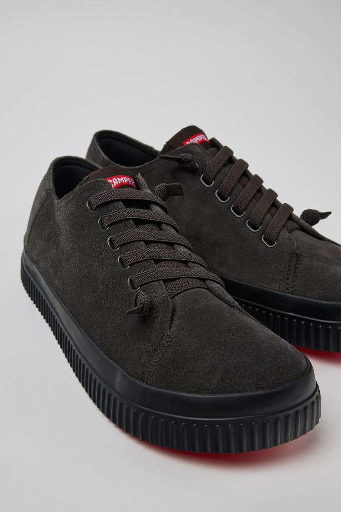 Peu Roda Gray Nubuck Men's Sneakers.