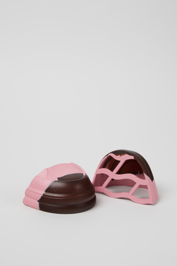 Junction Runner Toe Caps Brown, pink rubber toe caps.