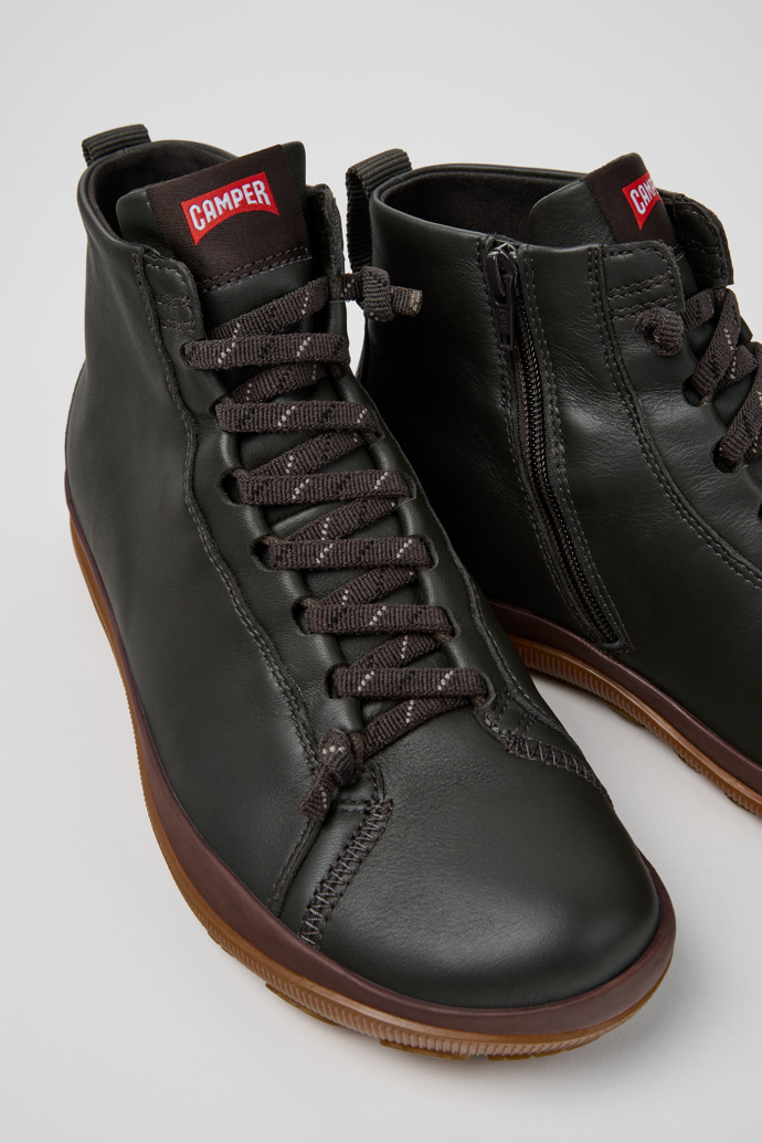 Peu Pista GM - GORE-TEX Gray Leather Mid Boots for Men.