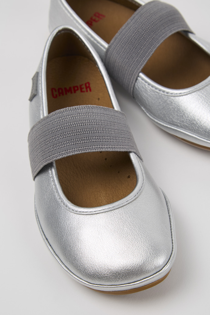 Right Silver Leather Ballerina for Kids.