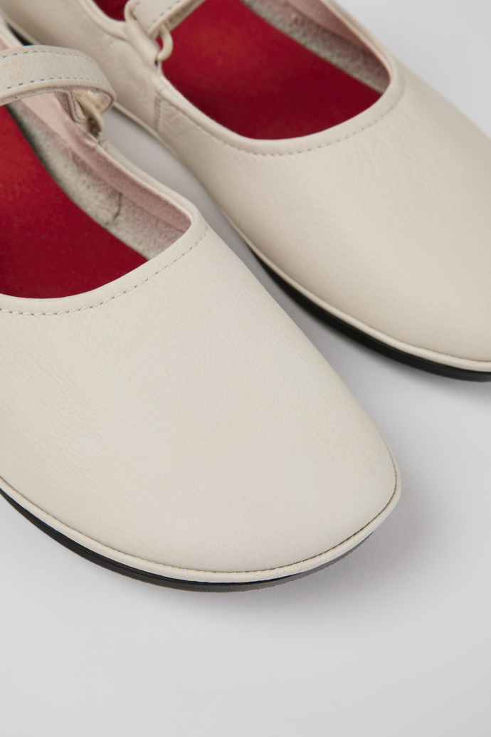 Right White Leather Women's Shoes.